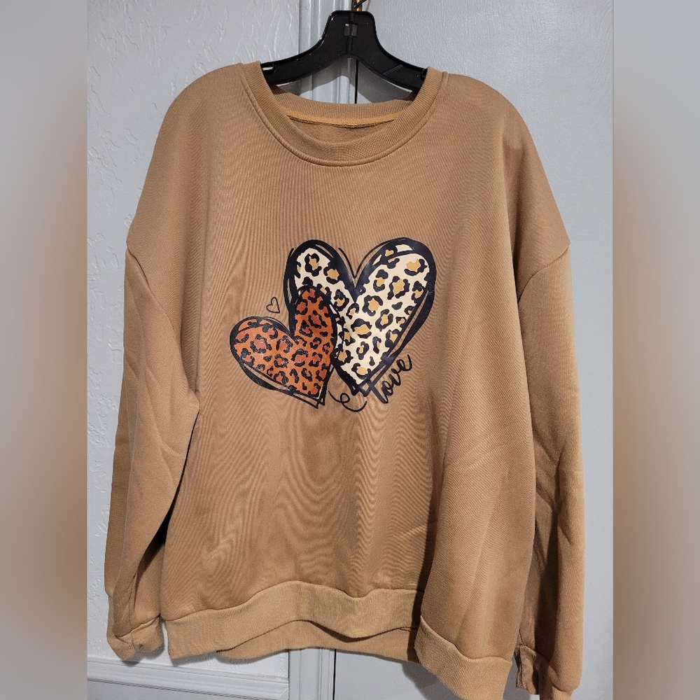 SHEIN Tan Heart Print Sweatshirt